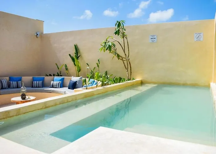 In La Veleta With Private Rooftop Apartment *