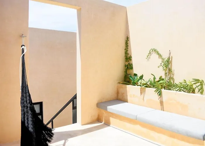 In La Veleta With Private Rooftop *