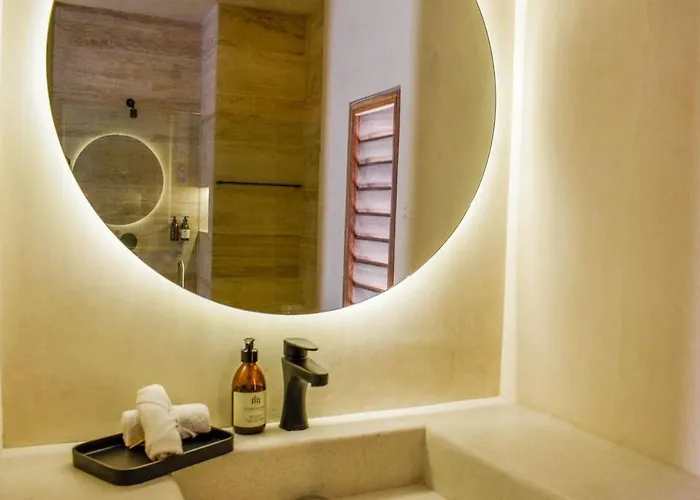 Apartment In La Veleta With Private Rooftop